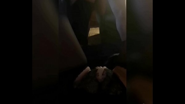 Kuum MJM. Mees nabib sõbrannat oma naise ees. Abikaasa tuss saab märjaks, tema räpased fantaasiad ajavad lihtsalt segadusse
