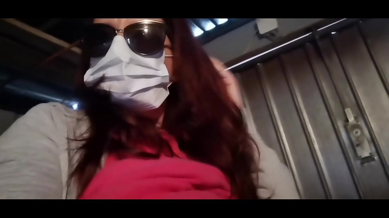 Nicoletta kostab naabrile ja pissis tema garaažis (Special Covid19 Itaalia karantiin)